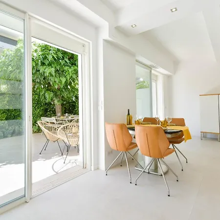 Lägenhet 1-bedroom Walk To Garage Cannes