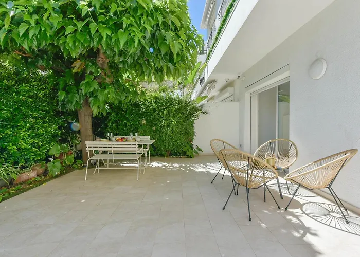 1-bedroom Walk To Garage Lägenhet Cannes