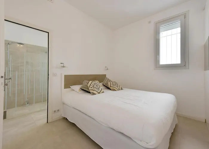 Daire 1-bedroom Walk To Garage Cannes