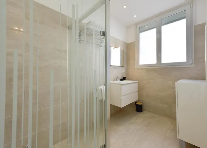 Daire 1-bedroom Walk To Garage Cannes